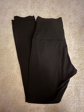 Aritzia Golden BUTTER Cheeky Hi Rise 24” Leggings Black Size 4